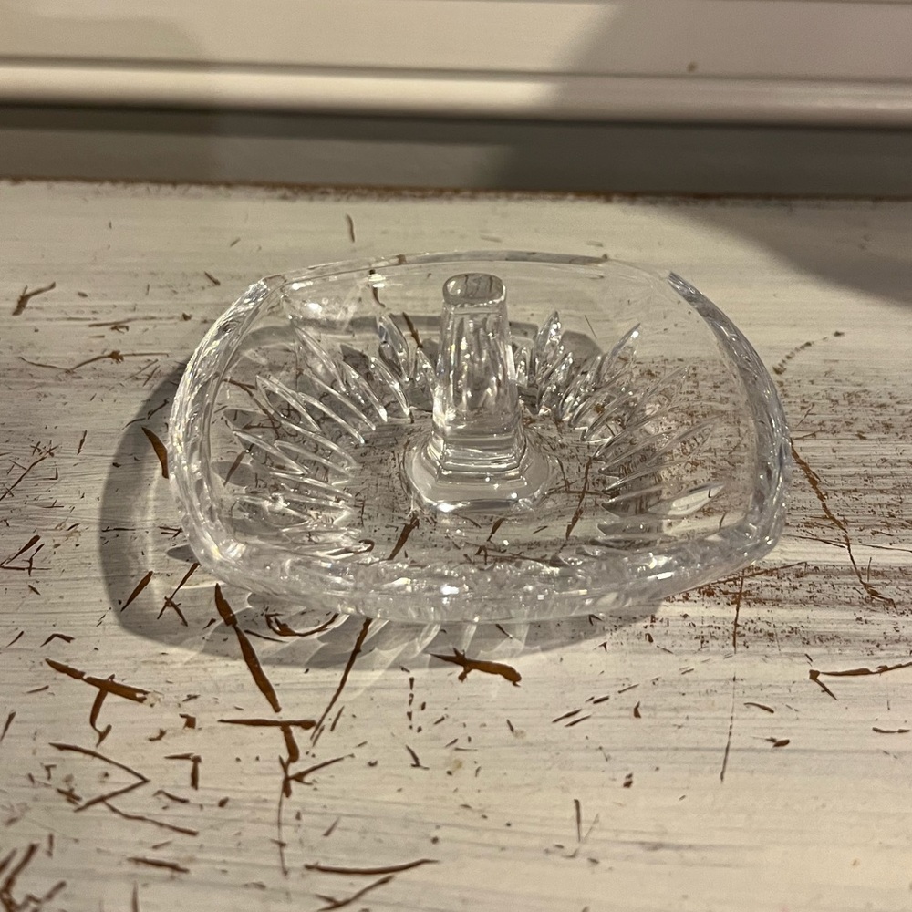 Vera Wang Wedgwood Duchesse Ring Holder - Picture 3 of 5